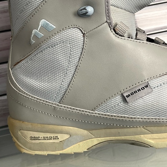 Morrow snowboard boots. Women size 8. Used. Cleaned and sanitized. - Picture 6 of 11
